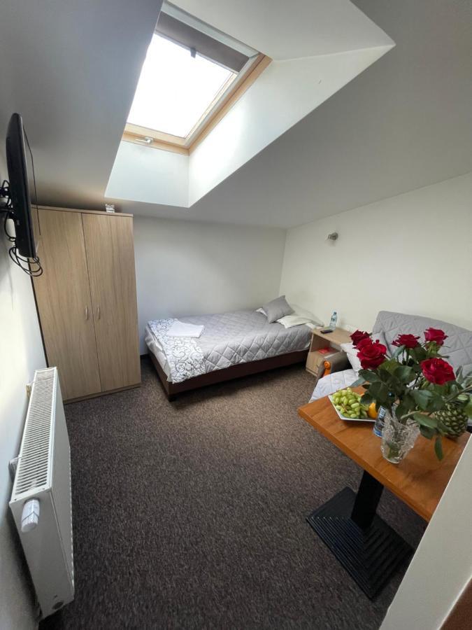 Hotelik Gold Raszyn Kültér fotó
