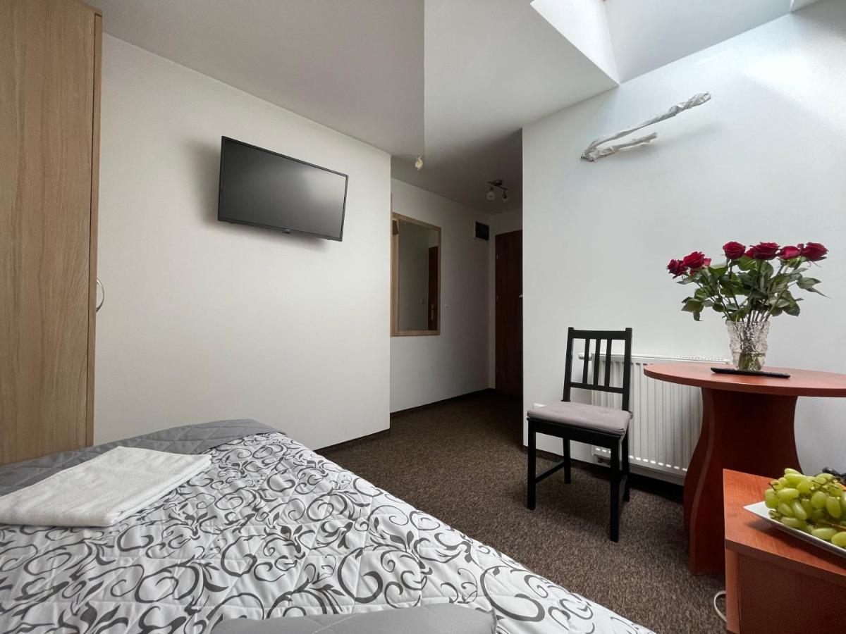 Hotelik Gold Raszyn Kültér fotó