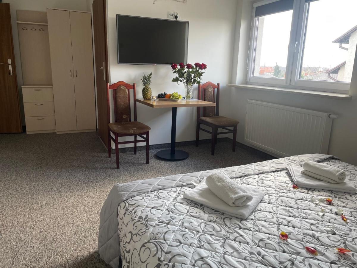 Hotelik Gold Raszyn Kültér fotó