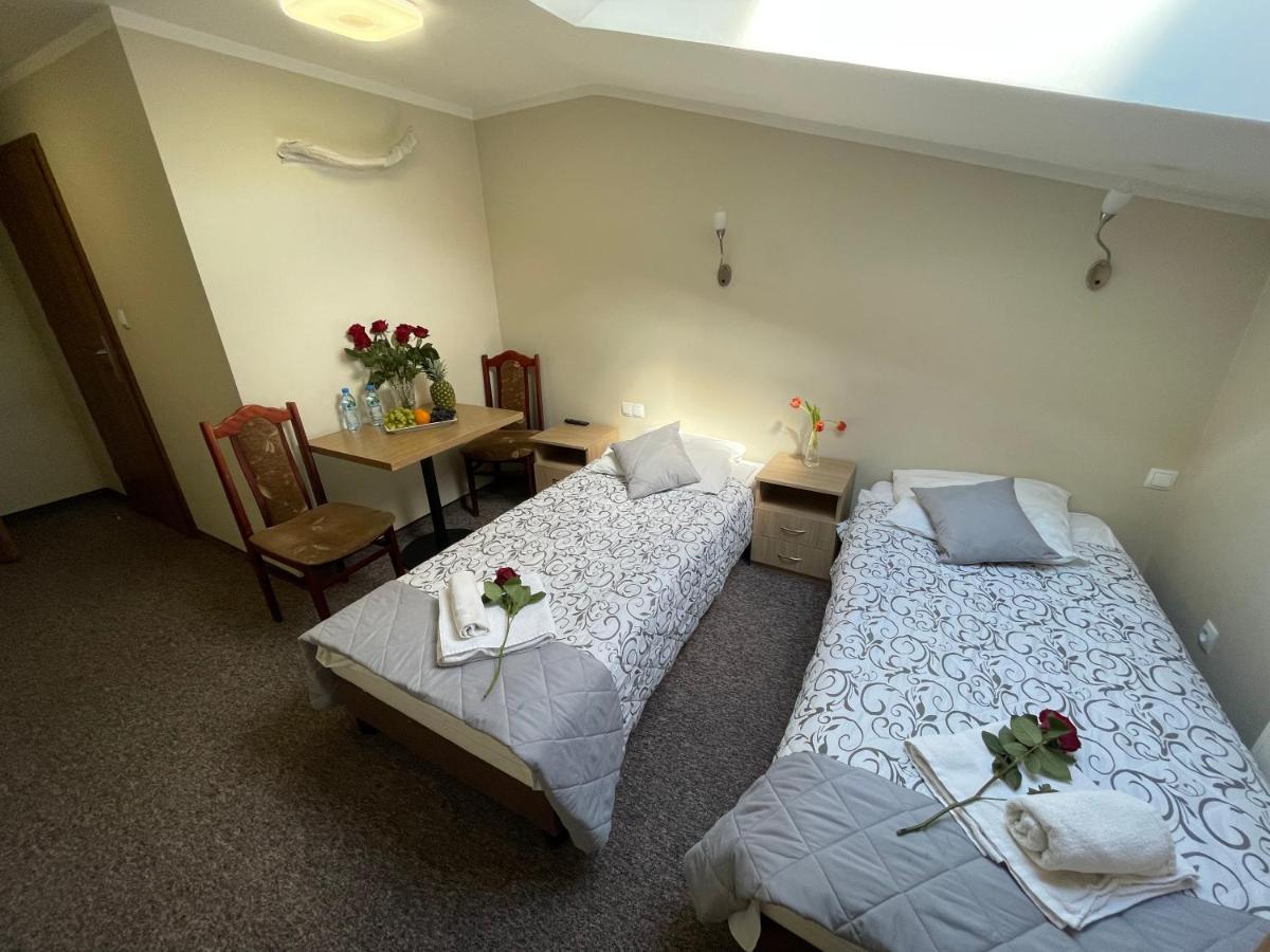 Hotelik Gold Raszyn Kültér fotó