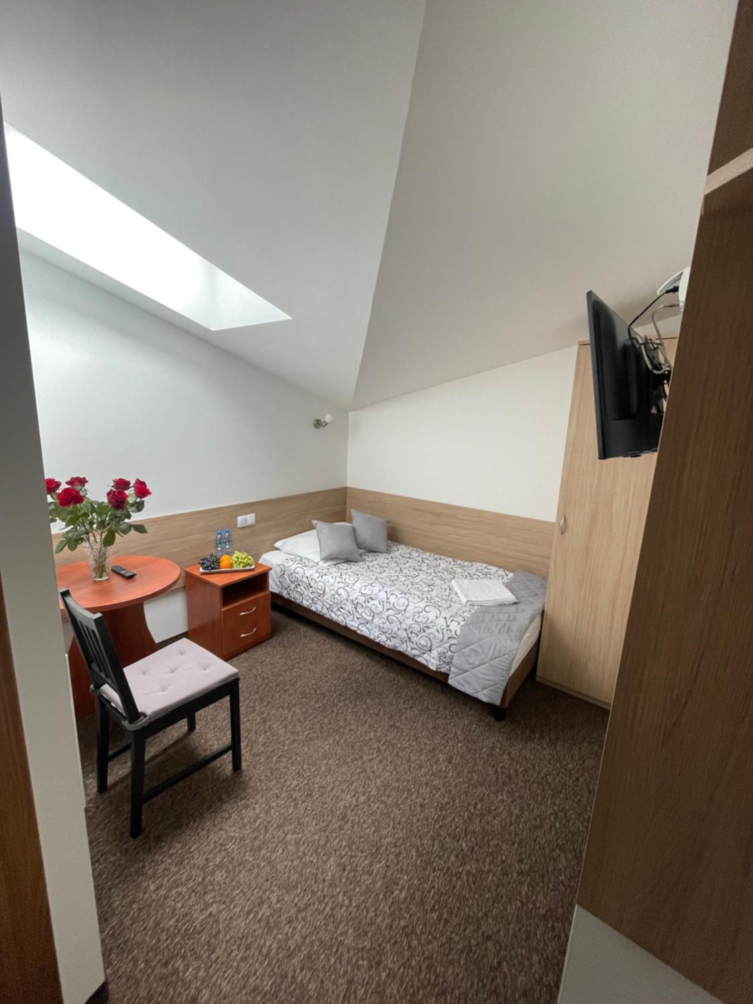 Hotelik Gold Raszyn Kültér fotó