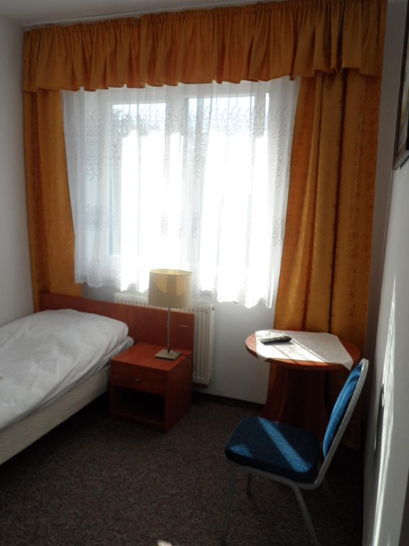 Hotelik Gold Raszyn Szoba fotó